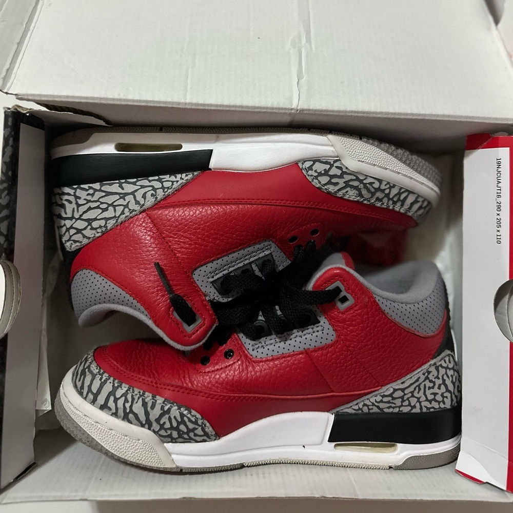 Jordan 3 Retro SE Fire Red (GS)